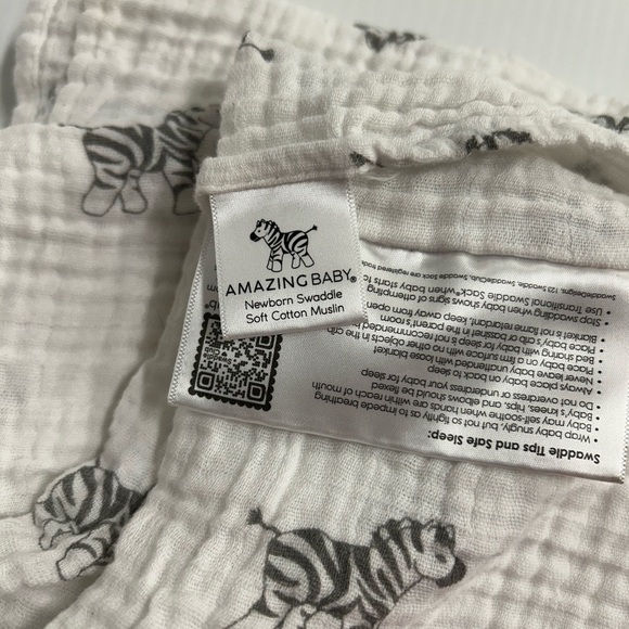 Amazing Baby Zebra Muslin Swaddle Receiving Blanket Lovey Cotton White & Black - Picture 3 of 4